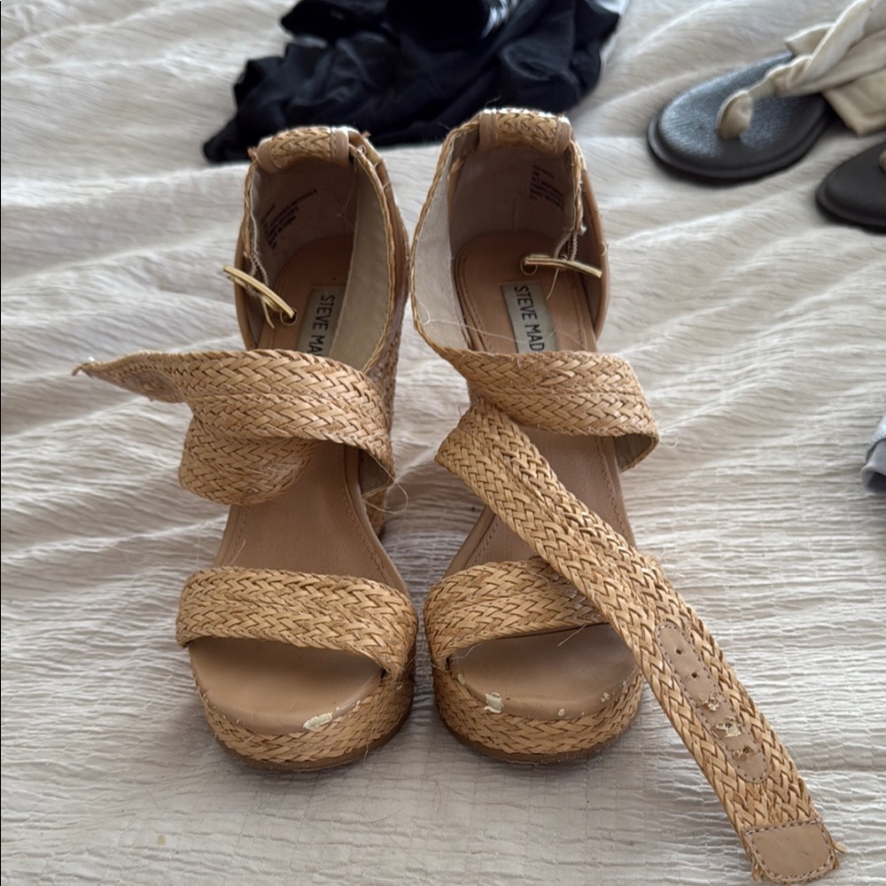Steve Madden Women's Tan Wedge Sandals